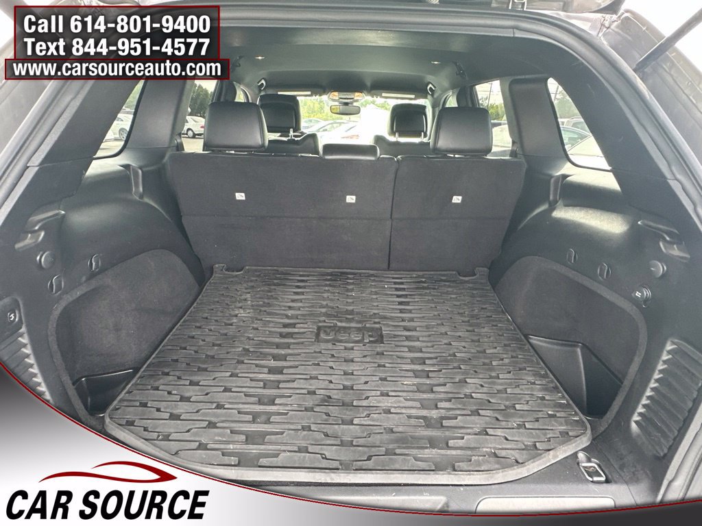 Used 2019 Jeep Grand Cherokee Limited AWD/4WD image 19