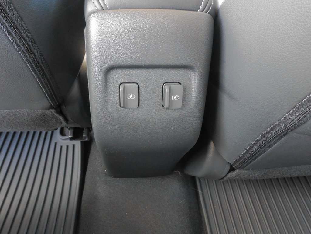 Used 2023 Nissan Kicks SR w/ SR Premium Package image 19