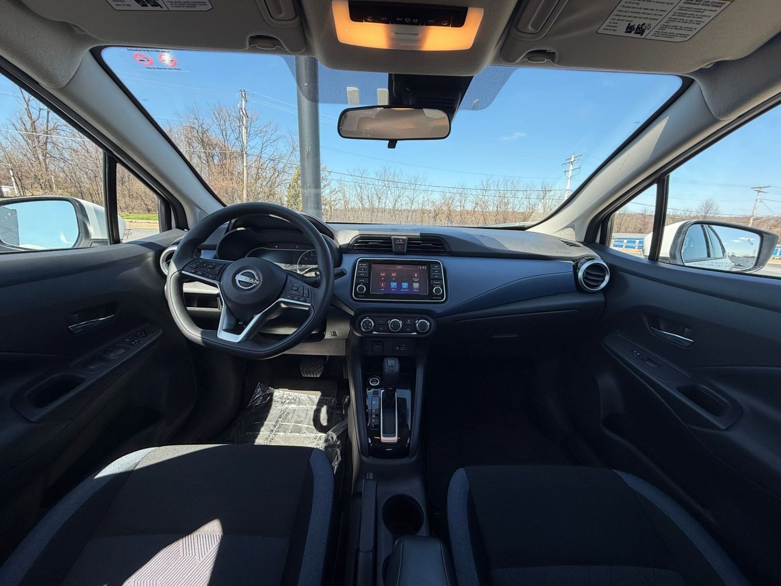 Used 2025 Nissan Versa SV image 35