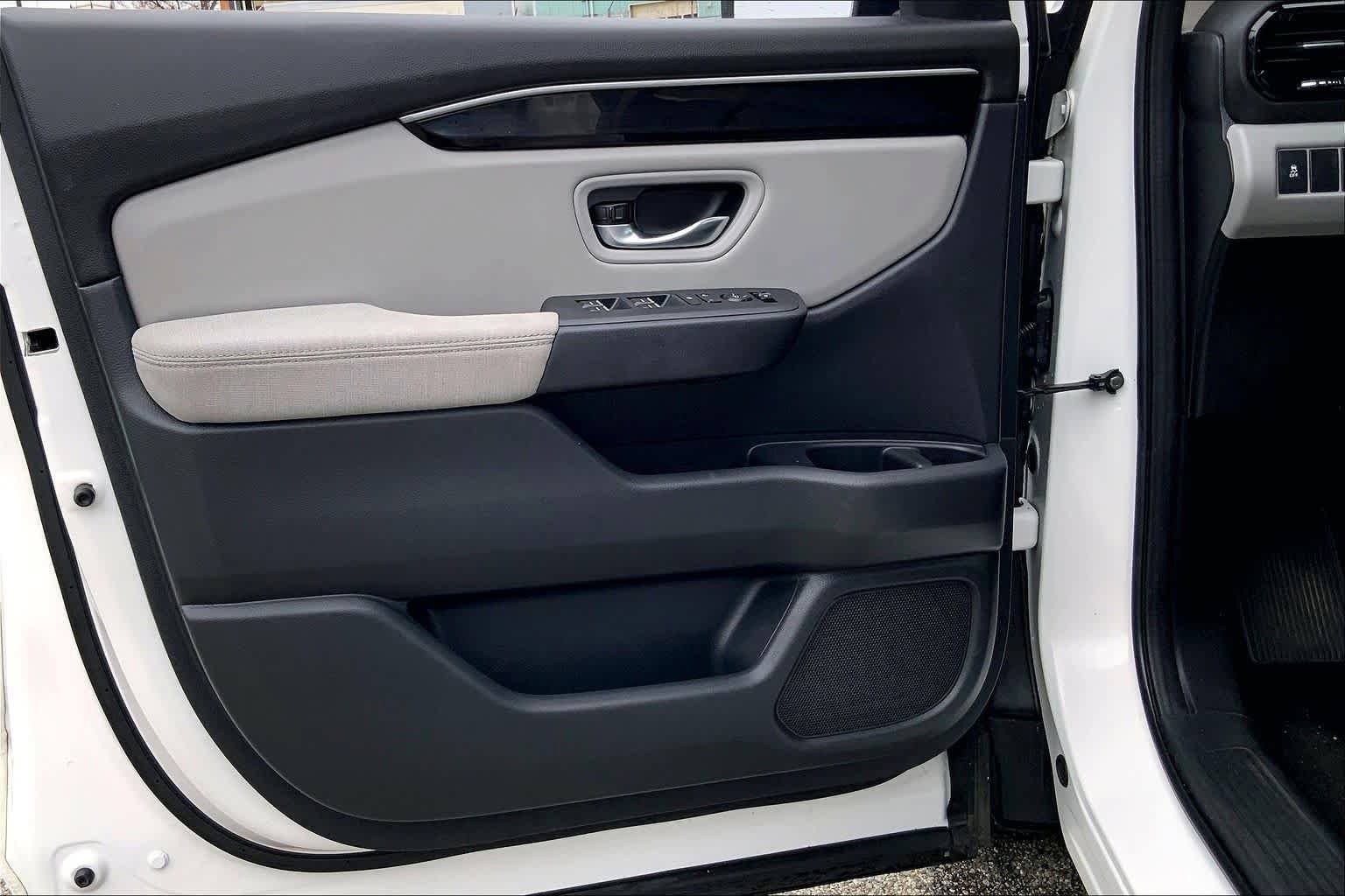 Used 2023 Honda Pilot LX image 22