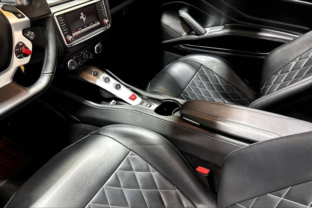 Used 2015 Ferrari California T RWD image 15