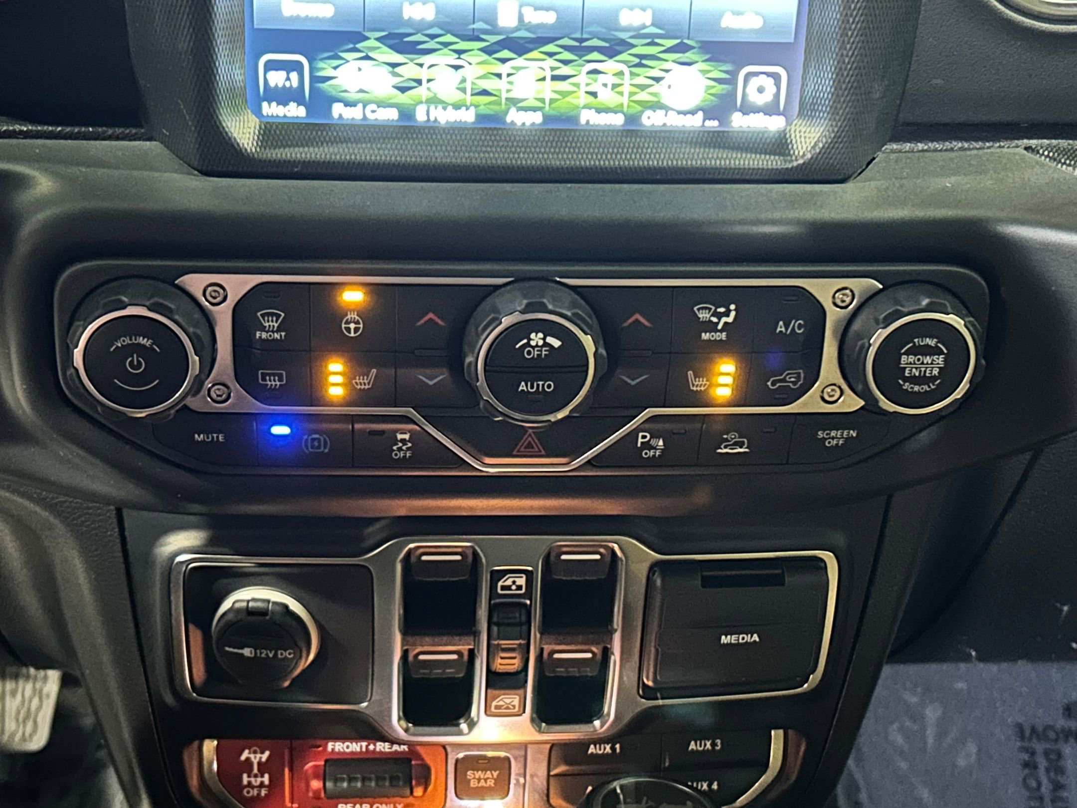 Used 2021 Jeep Wrangler Unlimited Rubicon 4xe w/ Steel Bumper Group image 21