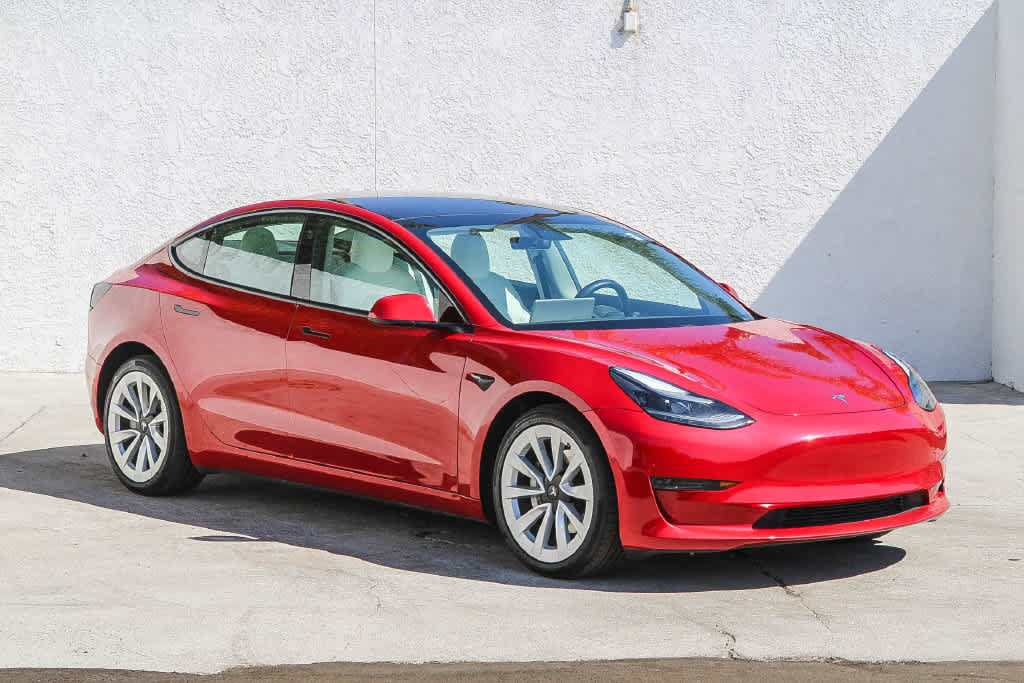 Used 2021 Tesla Model 3 Standard Range Plus RWD image 3