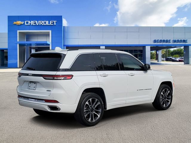 Used 2023 Jeep Grand Cherokee Overland w/ Luxury Tech Group IV image 4