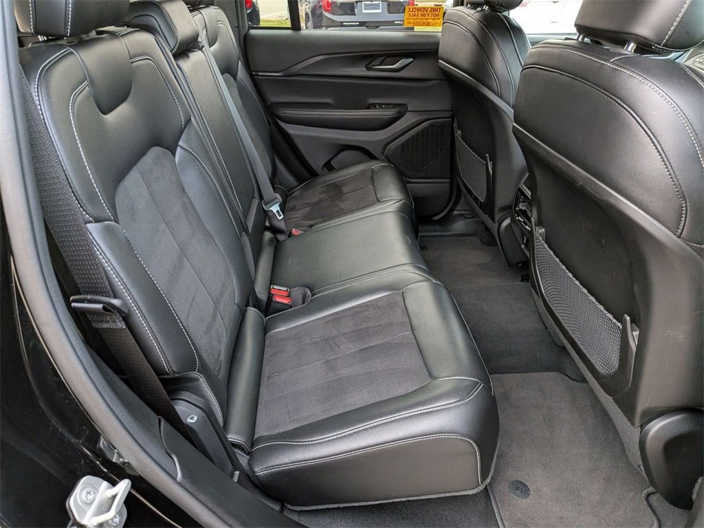 Certified 2024 Jeep Grand Cherokee Altitude image 29