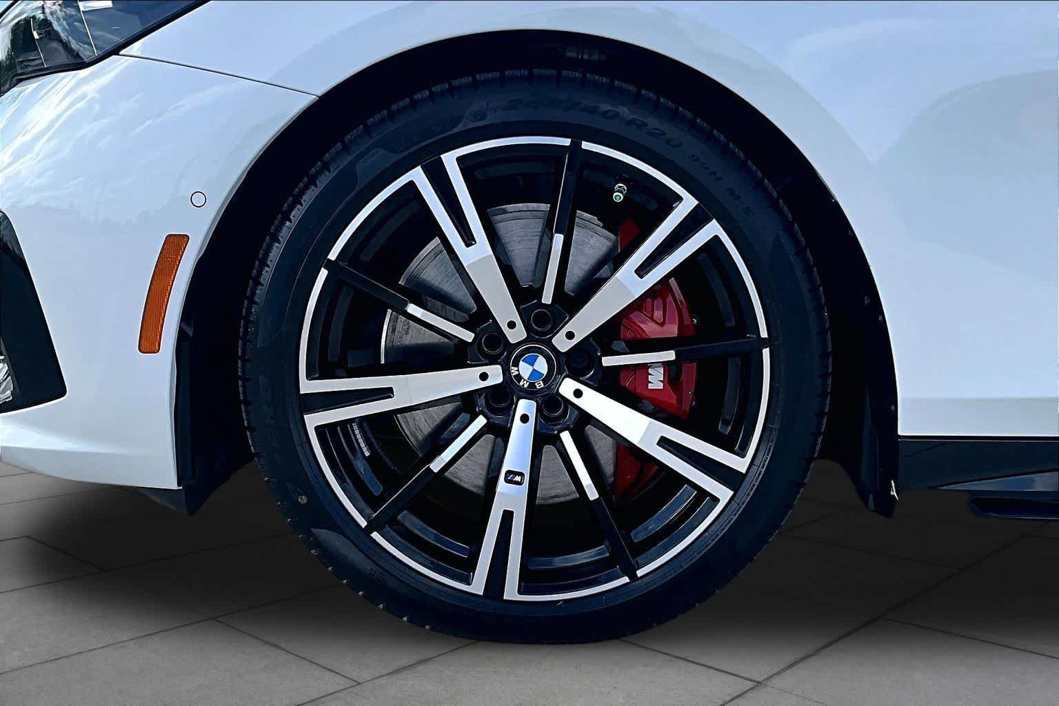 Used 2027 BMW 540i xDrive w/ M Sport Package AWD/4WD image 10