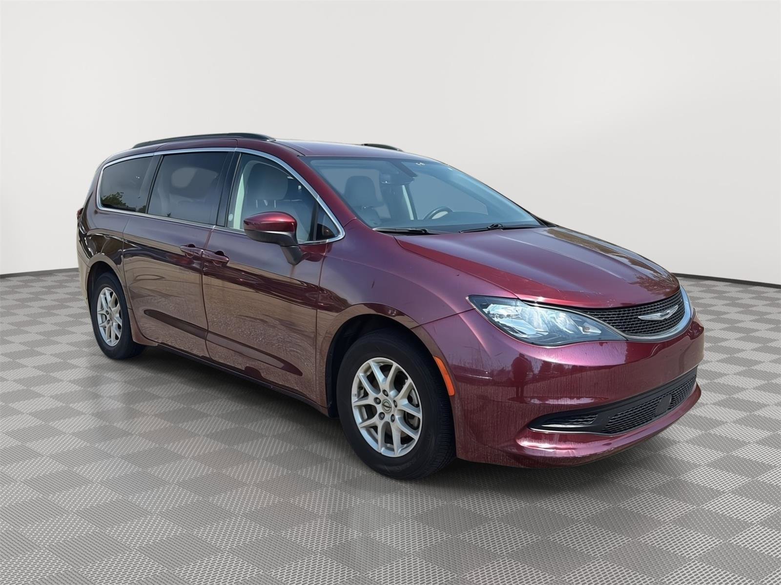 Used 2021 Chrysler Voyager Lxi FWD image 4