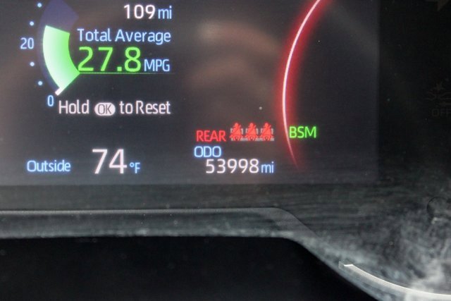 Used 2023 Toyota RAV4 XLE Premium image 30