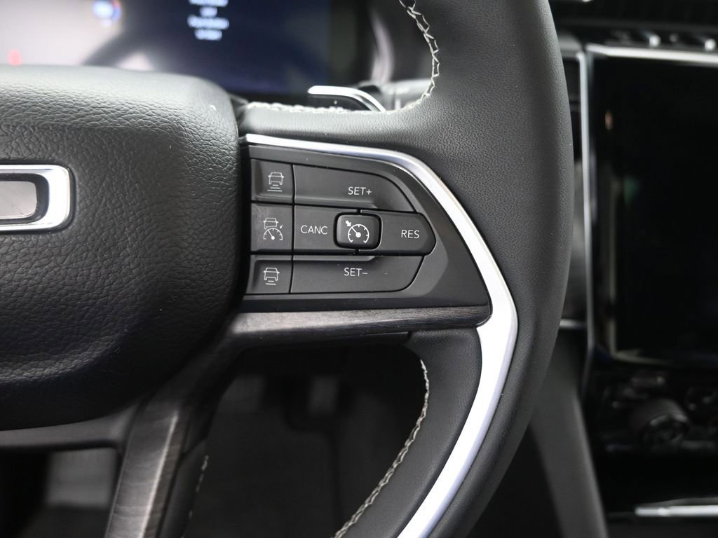 Used 2024 Jeep Grand Cherokee L Limited w/ Luxury Tech Group II AWD/4WD image 33