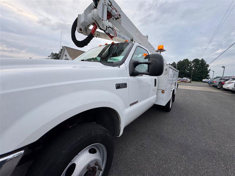 Used 2004 Ford F550 4x4 Regular Cab Super Duty image 9