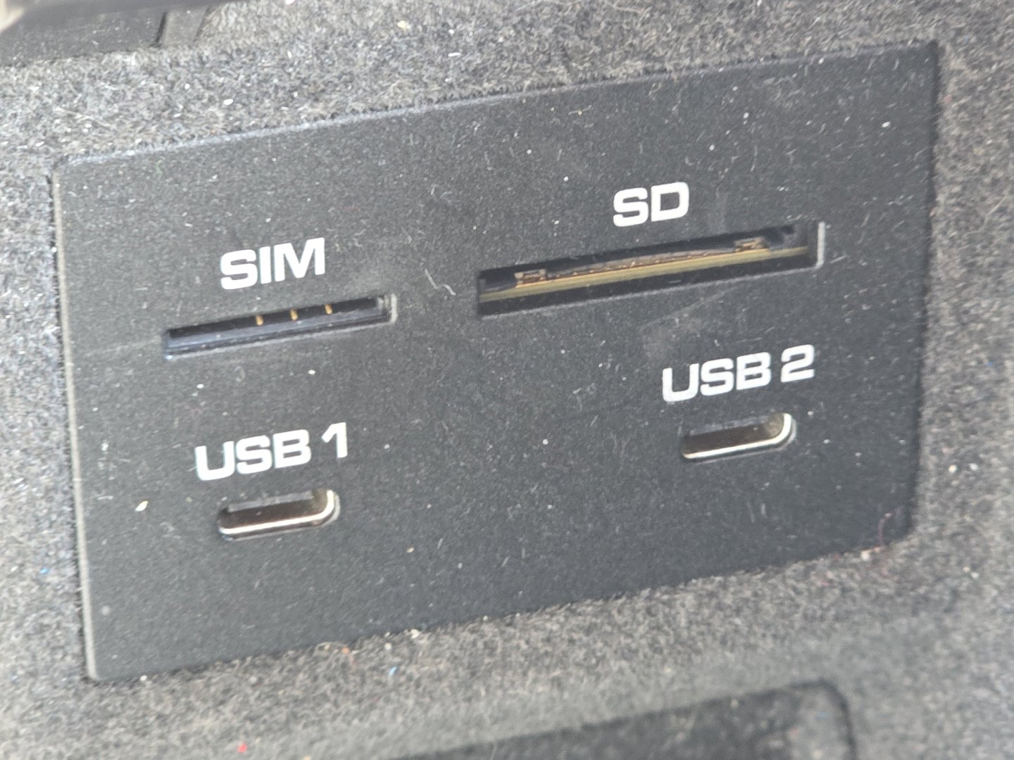 Used 2023 Porsche Macan Turbo image 12