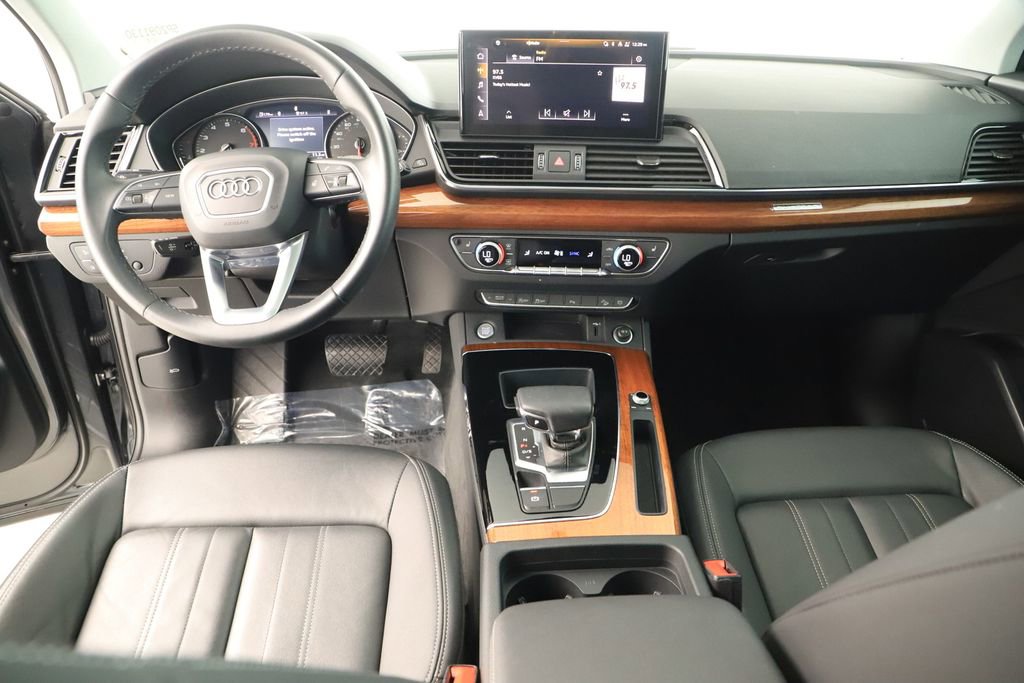 Certified 2023 Audi Q5 2.0T Premium w/ Convenience Package image 18
