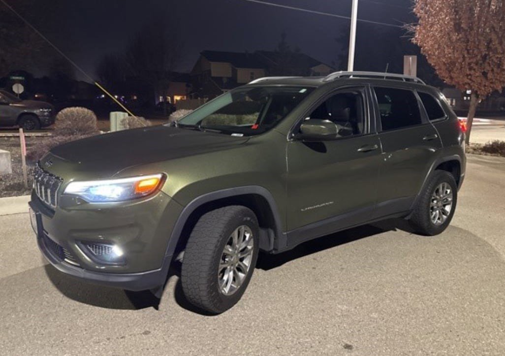 Used 2019 Jeep Cherokee Latitude Plus w/ Comfort/Convenience Group image 13