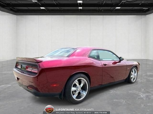 Used 2017 Dodge Challenger R/T w/ Cold Weather Group RWD image 5