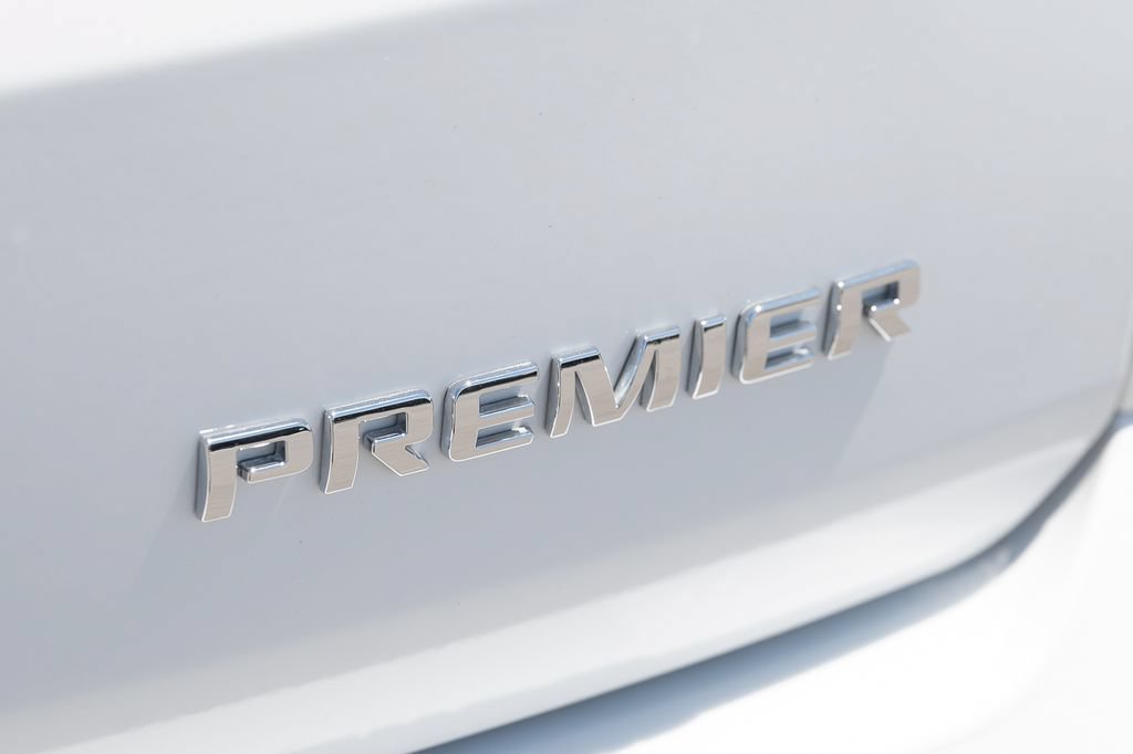 Used 2020 Chevrolet Traverse Premier w/ LPO, Cargo Package FWD image 13