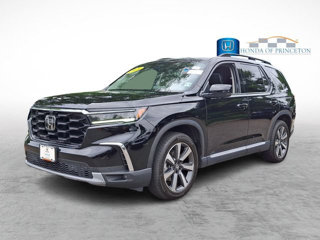 Certified 2025 Honda Pilot Elite image 3