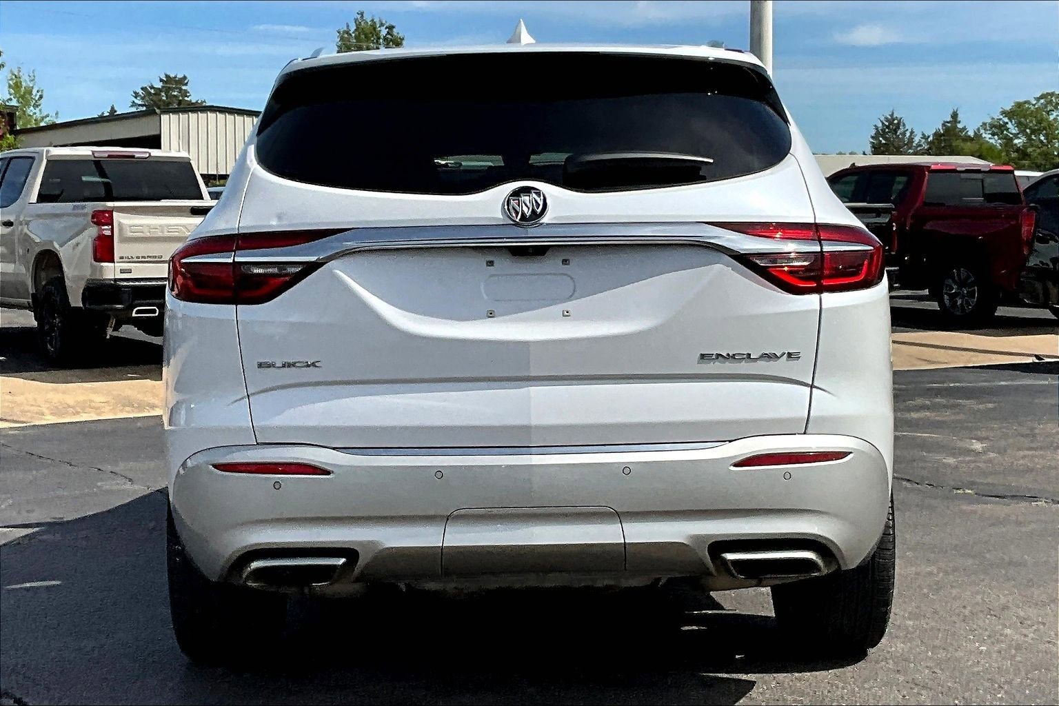 Used 2018 Buick Enclave Avenir w/ Avenir Technology Package image 4