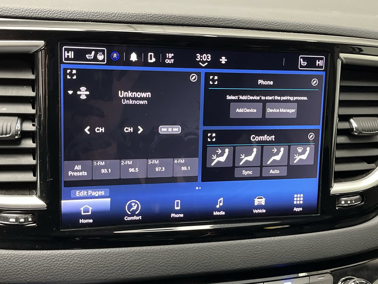 Used 2024 Chrysler Pacifica Touring-L FWD image 19