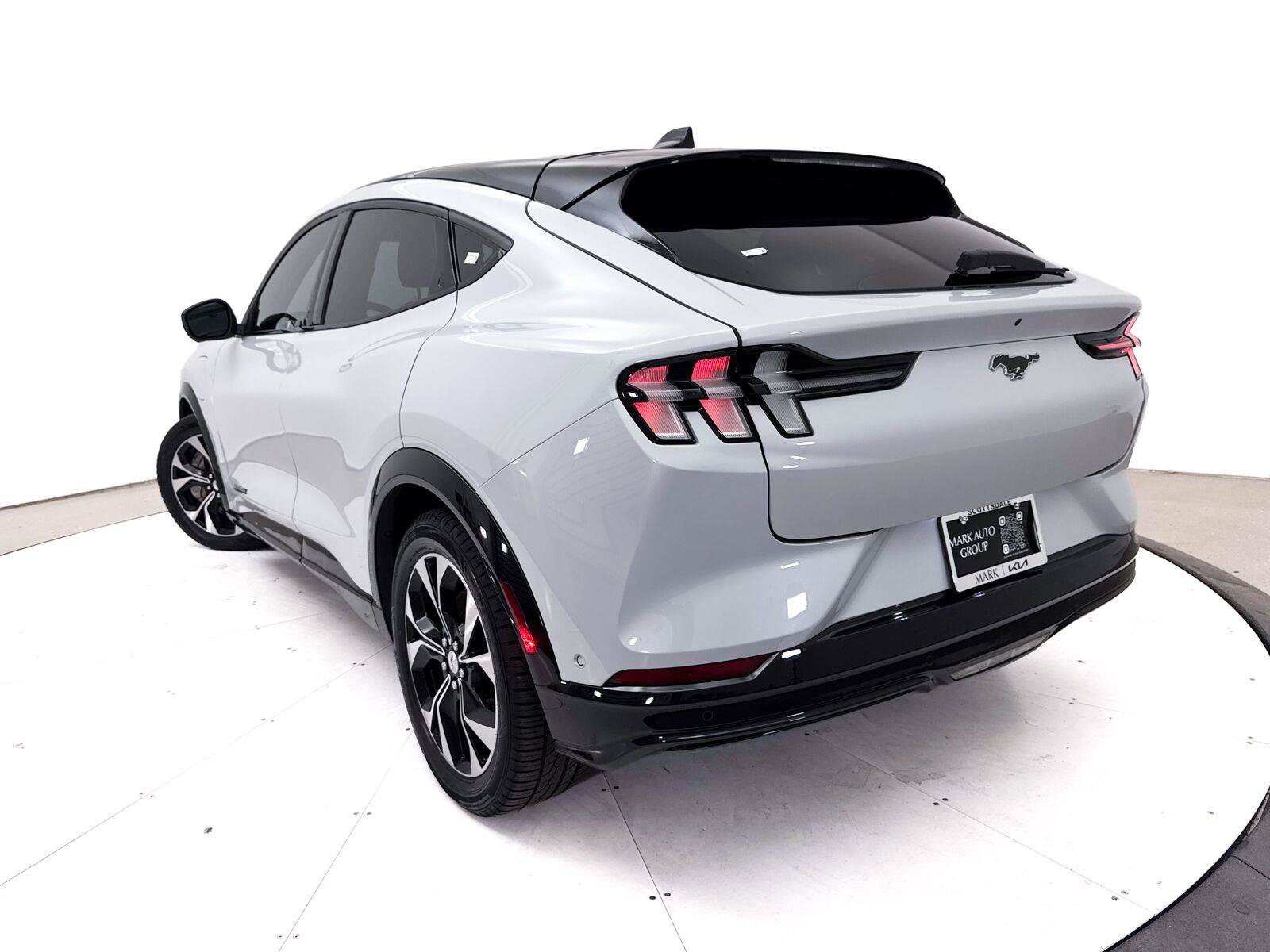 Used 2022 Ford Mustang Mach-E Premium RWD image 8