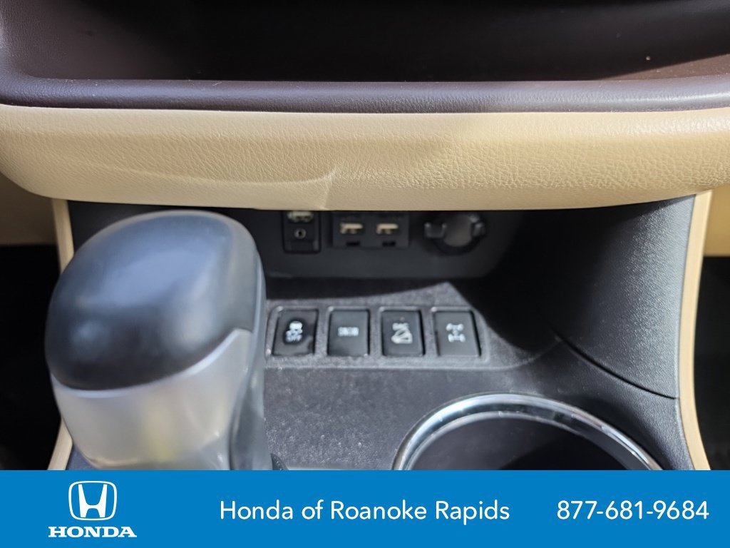 Used 2019 Toyota Highlander XLE AWD/4WD image 19