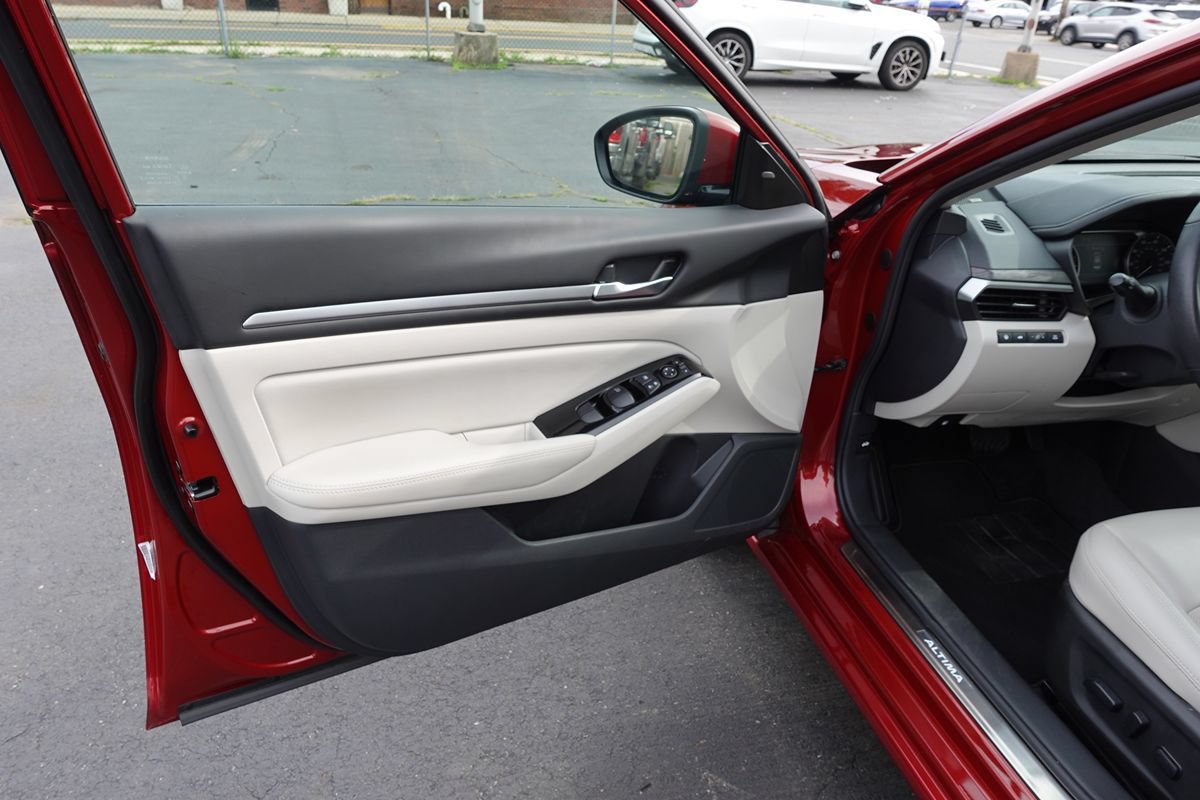 Used 2024 Nissan Altima 2.5 SL AWD/4WD image 15