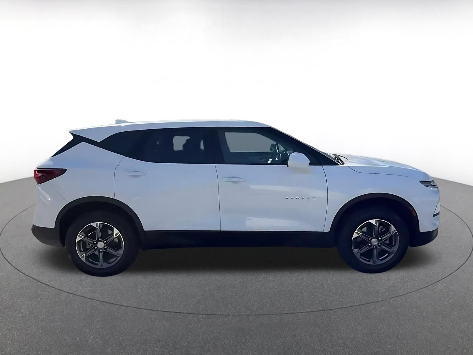 Used 2025 Chevrolet Blazer LT FWD image 15