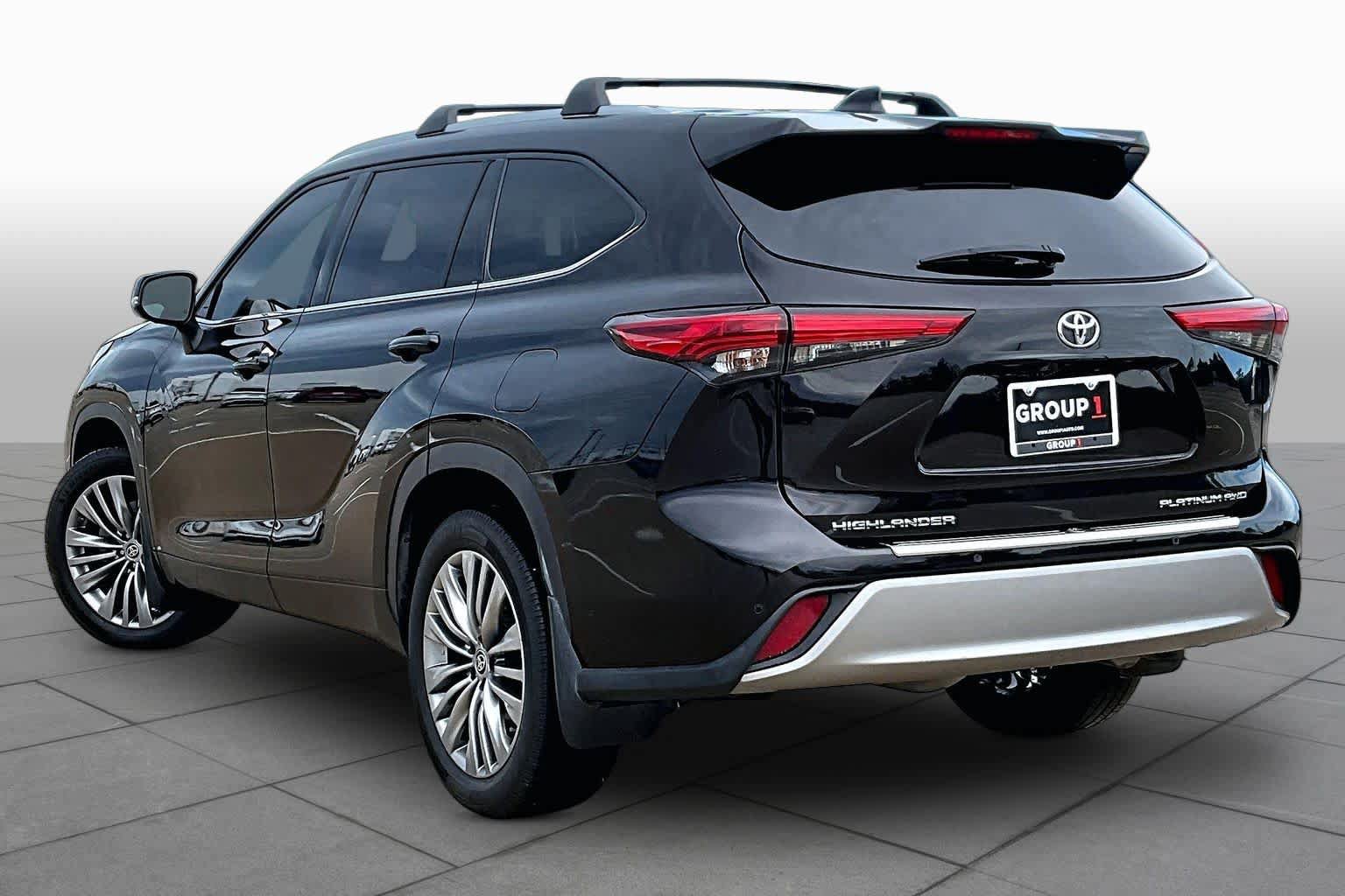 Used 2020 Toyota Highlander Platinum AWD/4WD image 12