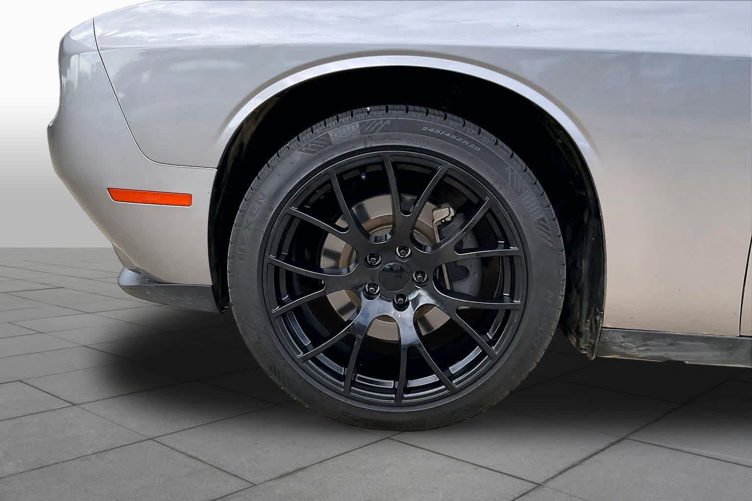 Used 2016 Dodge Challenger SXT Plus RWD image 10