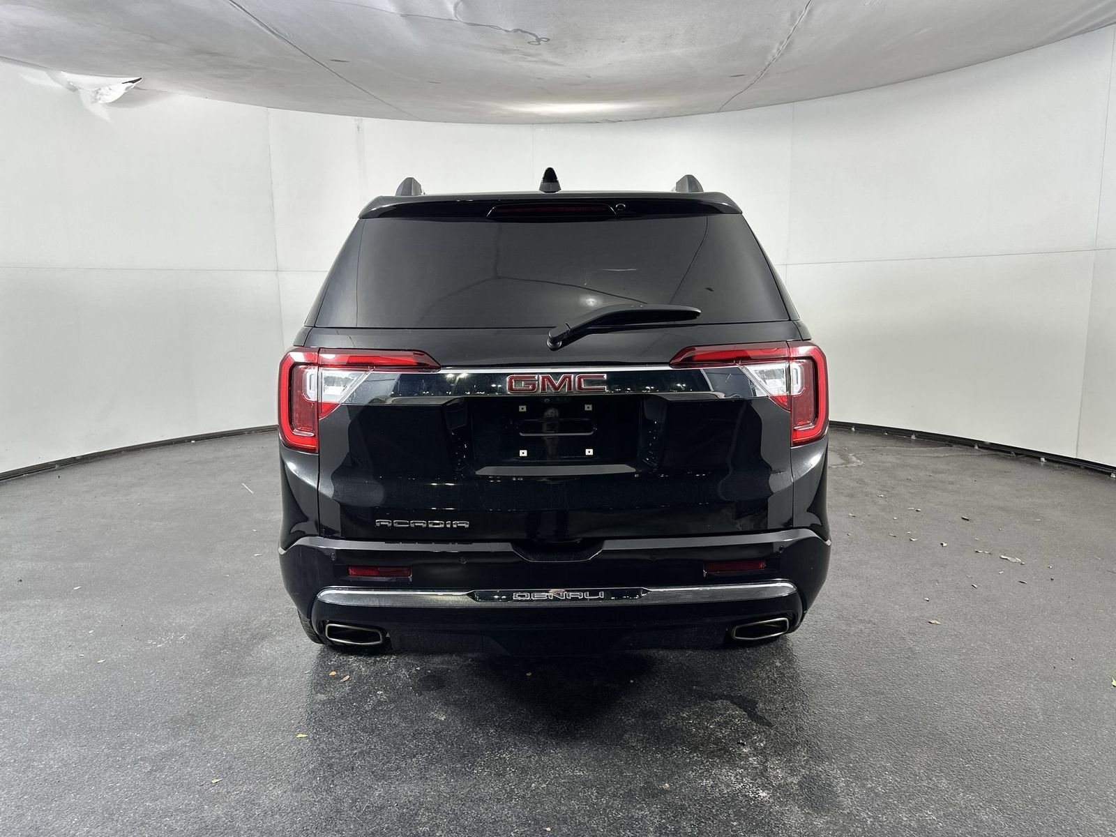 Used 2023 GMC Acadia Denali w/ Black Diamond Edition image 10
