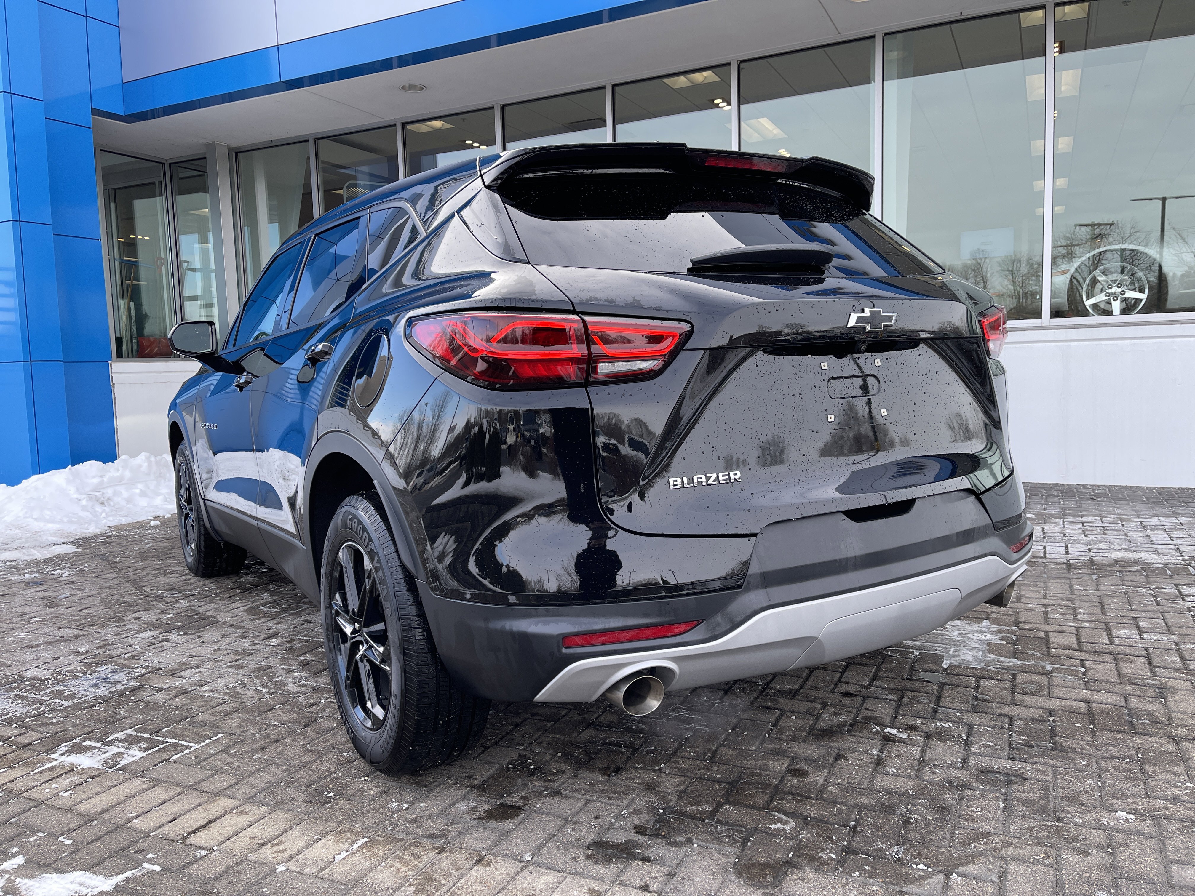 Used 2023 Chevrolet Blazer LT image 3