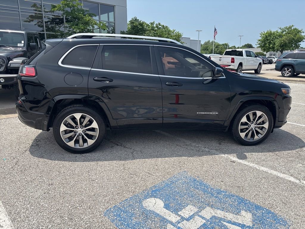 Used 2019 Jeep Cherokee Overland AWD/4WD image 29