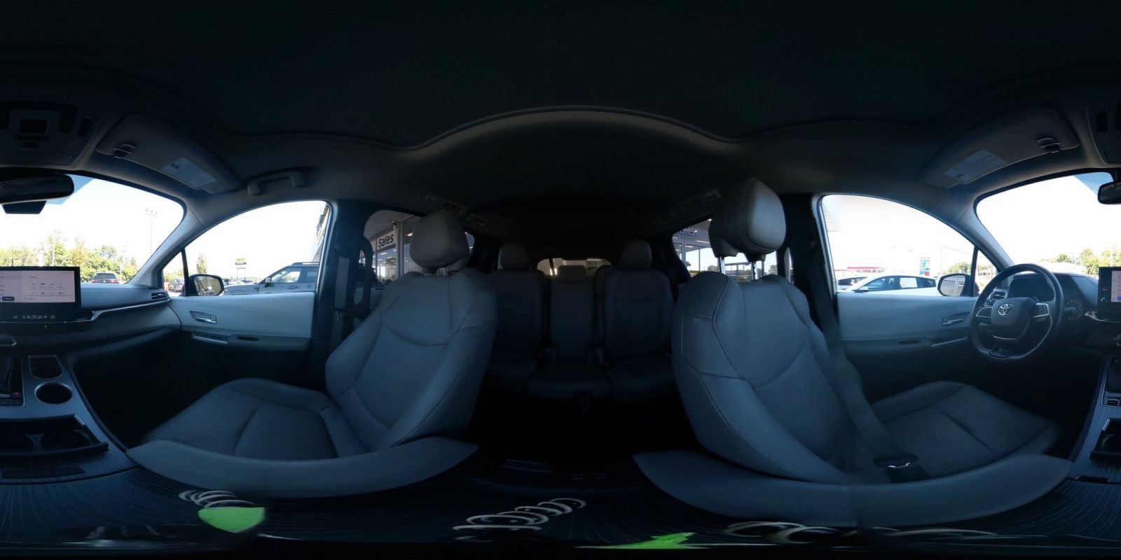 Used 2025 Toyota Sienna XLE FWD image 40