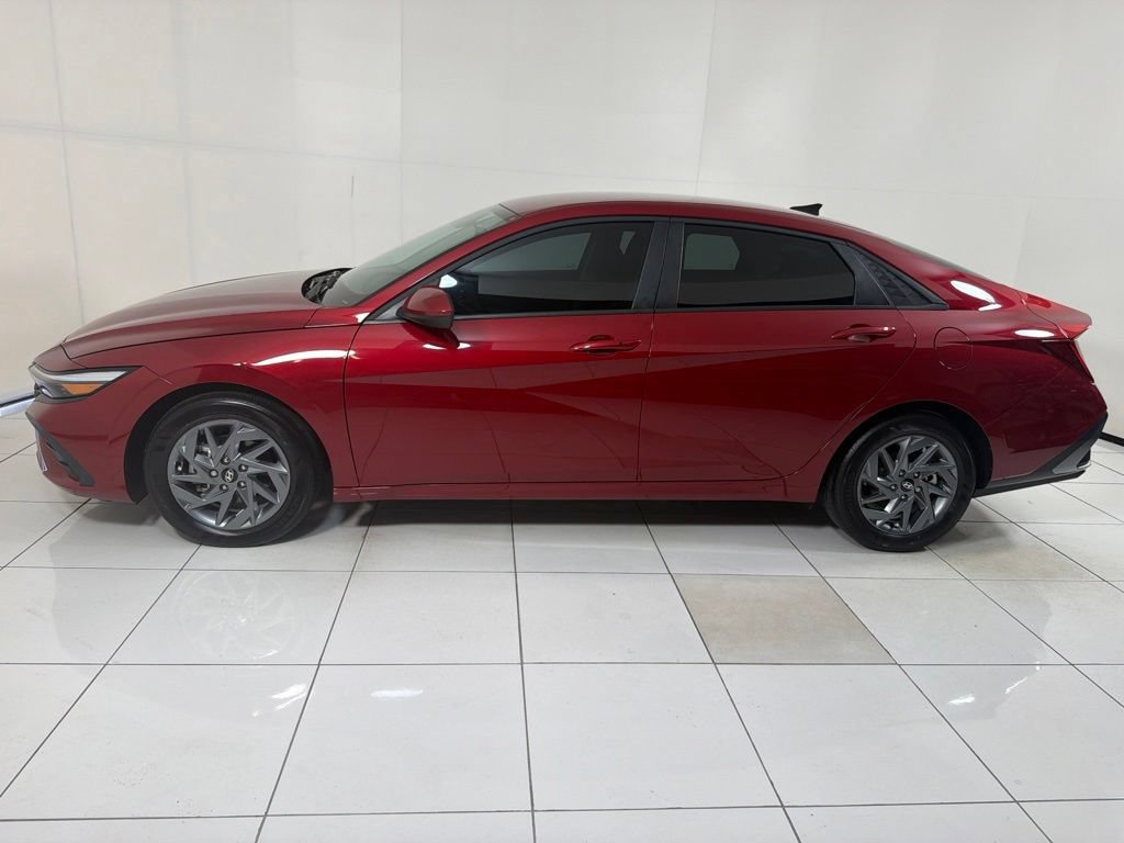 Certified 2025 Hyundai Elantra Hybrid FWD image 8
