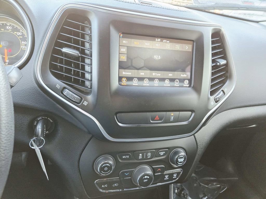 Used 2021 Jeep Cherokee Latitude image 25