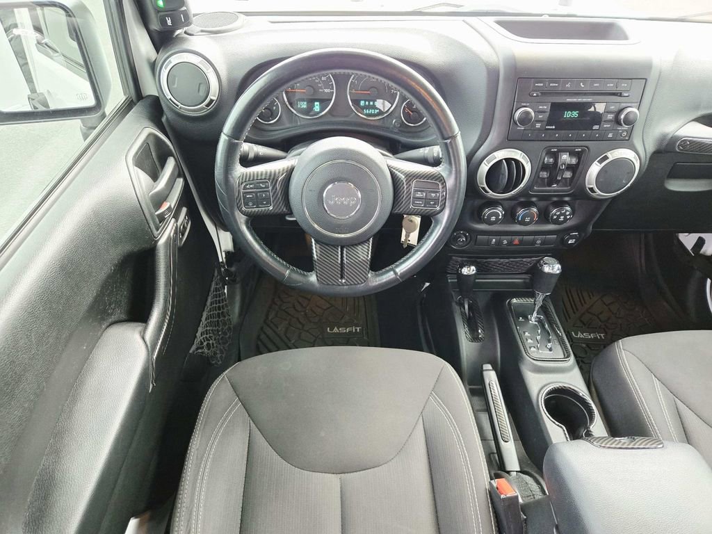 Used 2017 Jeep Wrangler Unlimited Sahara w/ Max Tow Package image 10