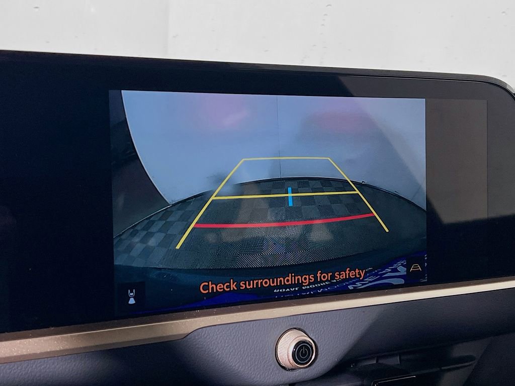 Certified 2025 Toyota Crown Signia image 13