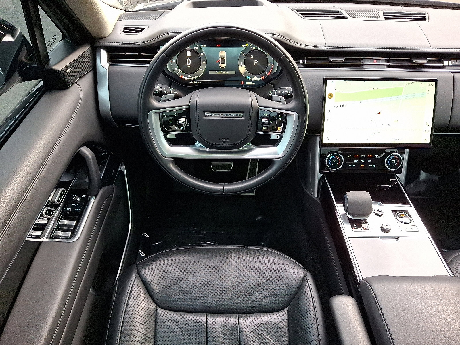 Used 2023 Land Rover Range Rover SE image 4