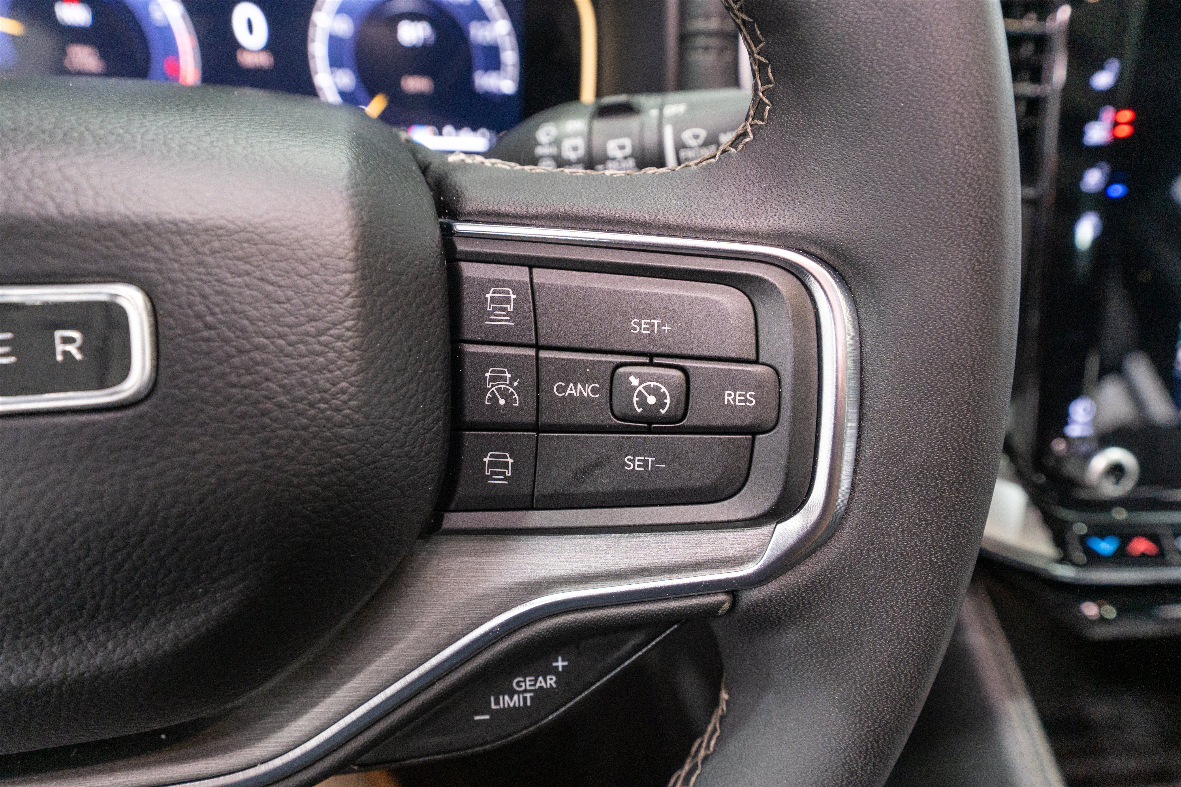 Used 2024 Jeep Wagoneer Series II AWD/4WD image 27