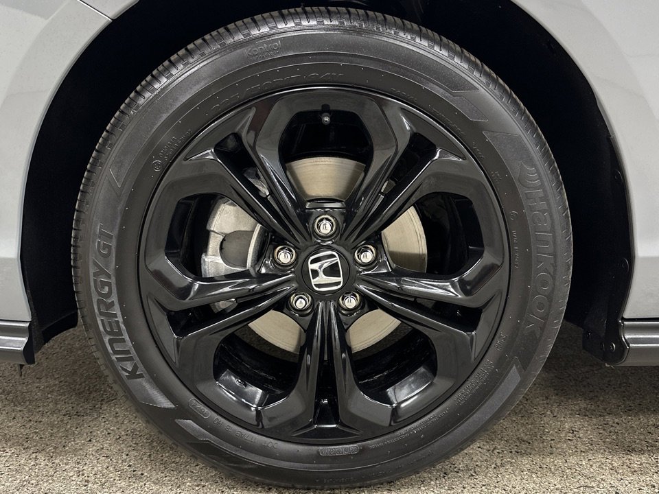 Used 2025 Honda Accord SE image 2