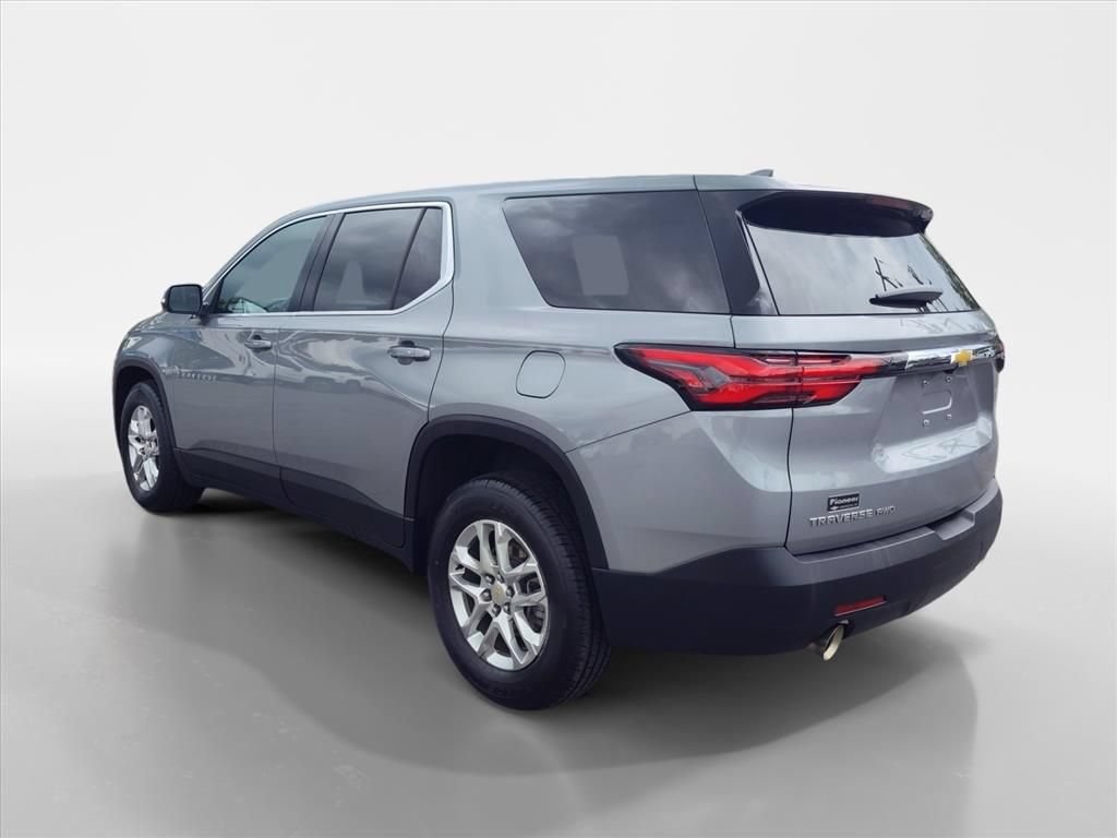 Used 2023 Chevrolet Traverse LS w/ Safety Package AWD/4WD image 3