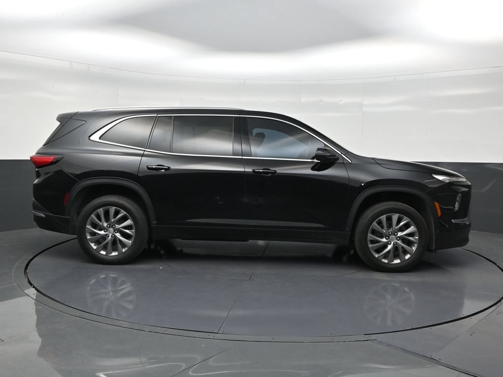 Used 2025 Buick Enclave Preferred w/ Power Package FWD image 6