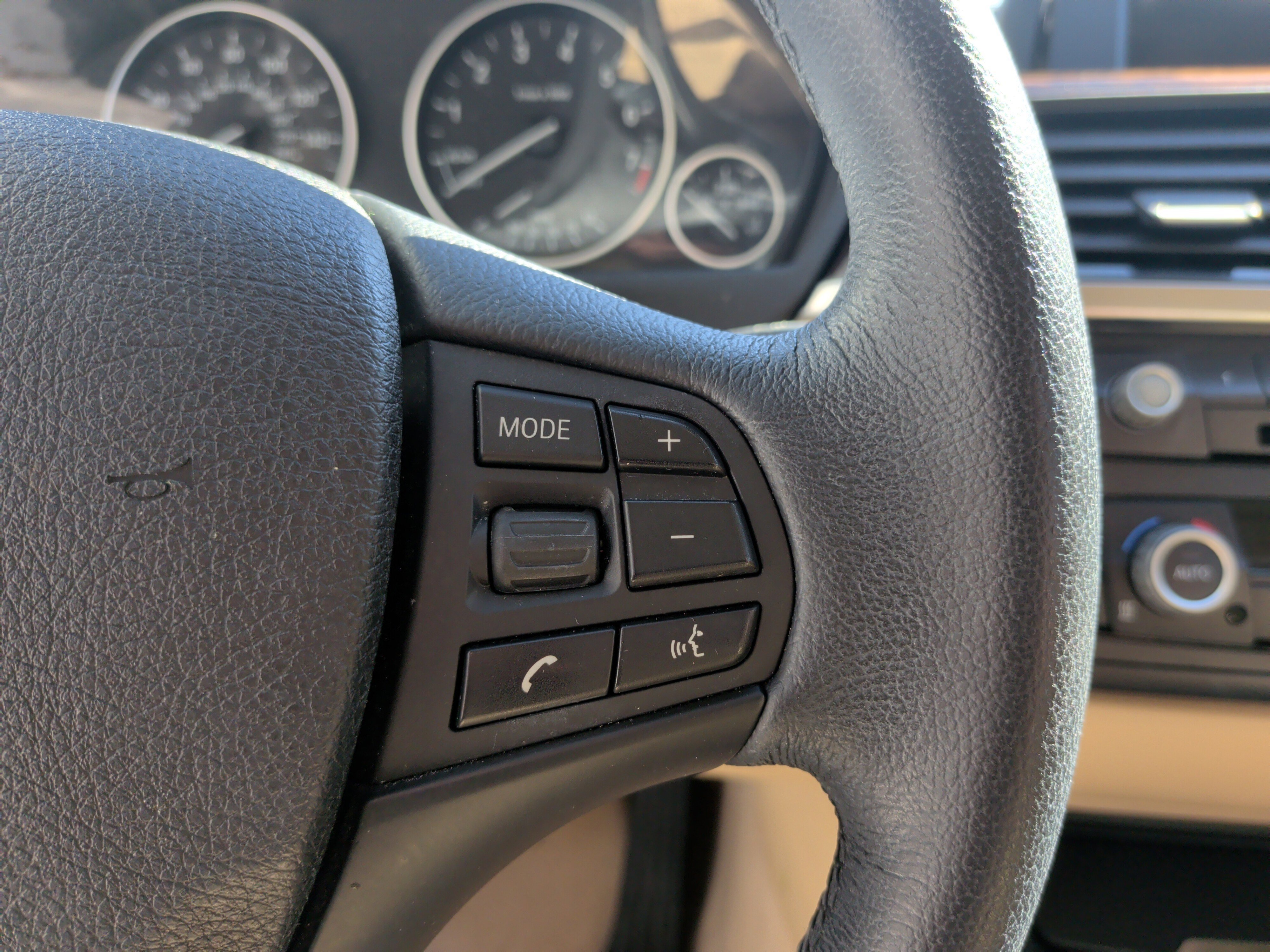 Used 2014 BMW 320i Sedan image 20