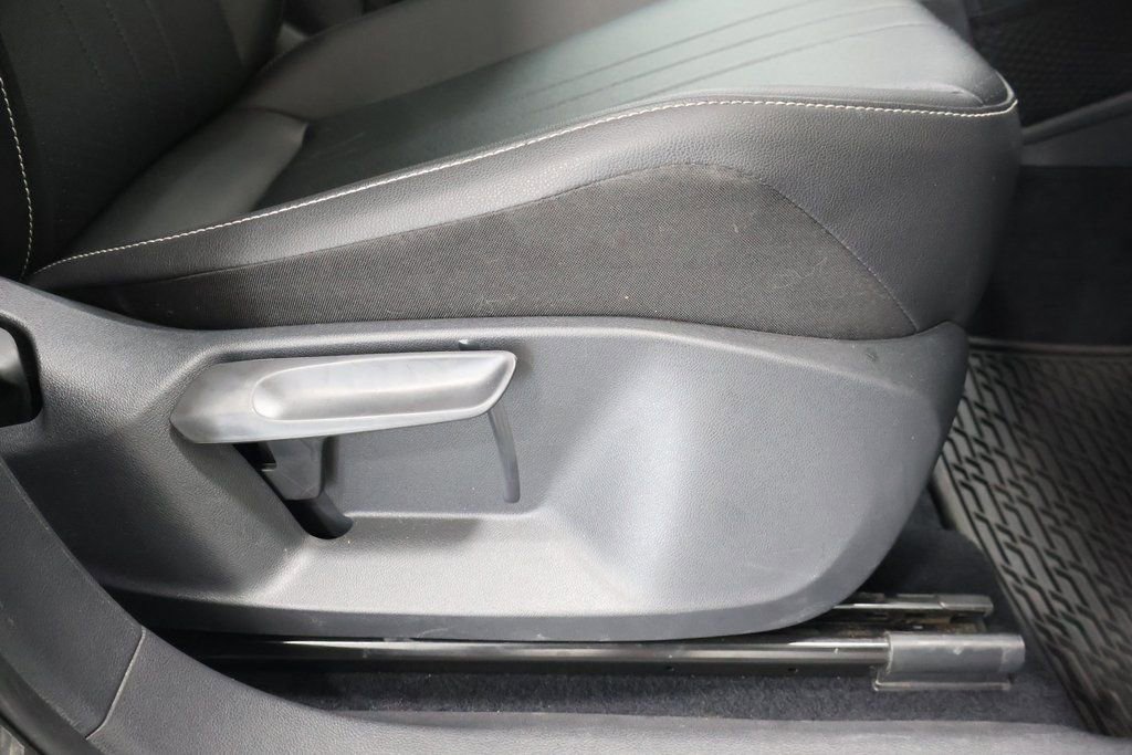 Used 2022 Volkswagen Tiguan SE w/ Panoramic Sunroof Package image 22