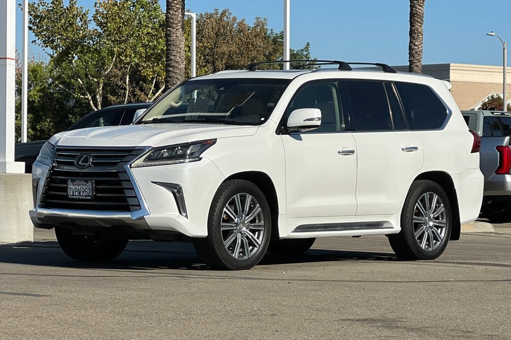 Used 2017 Lexus LX 570 4WD w/ Luxury Package image 10