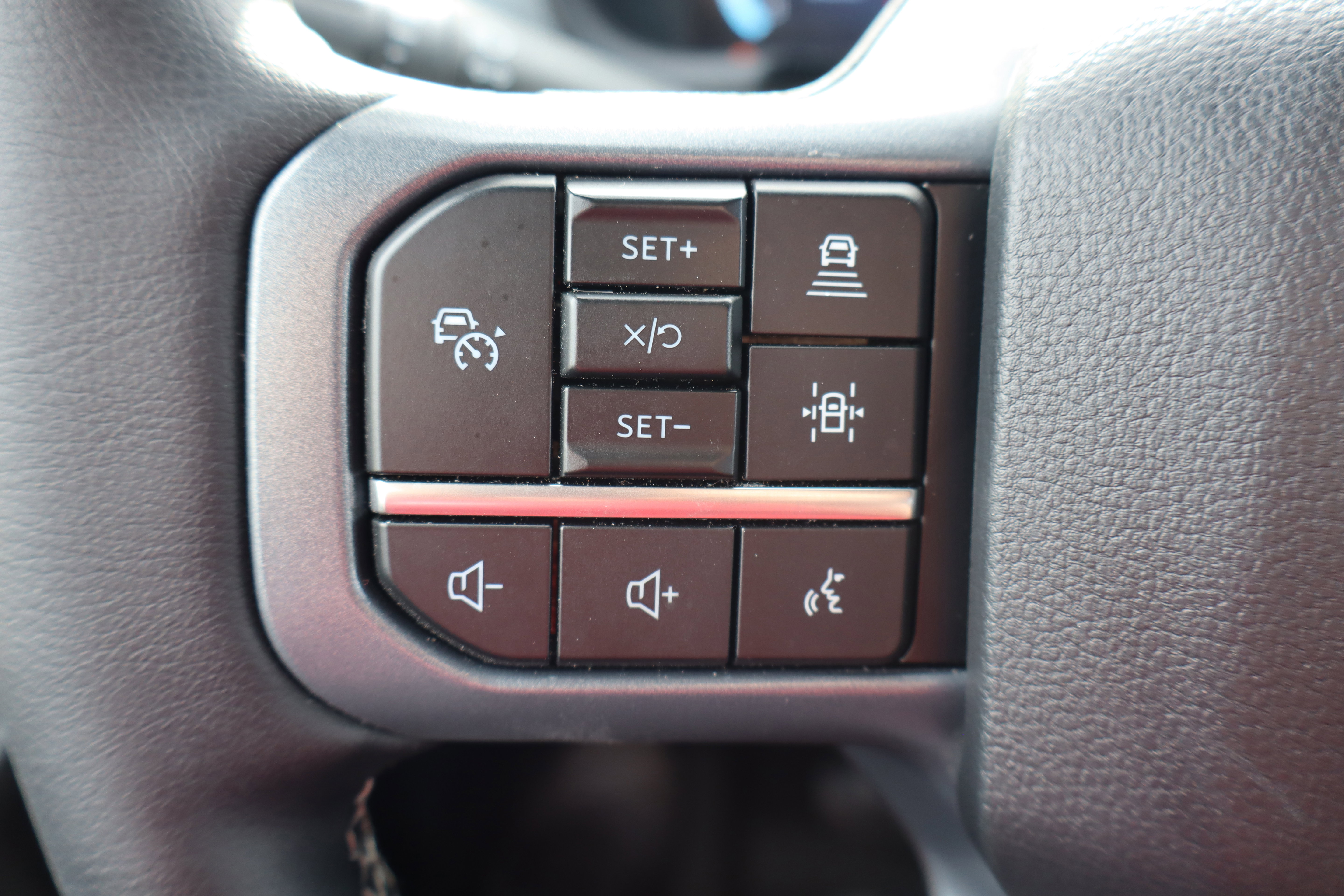 Used 2025 Ford F150 Lariat AWD/4WD image 16