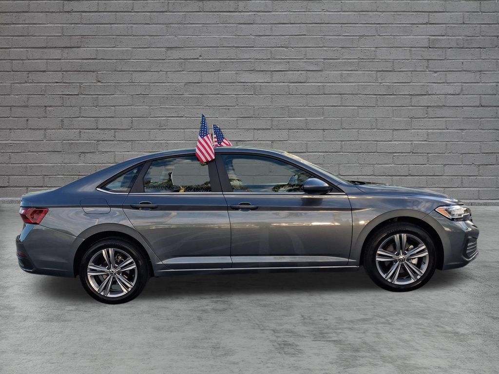 Certified 2023 Volkswagen Jetta SE w/ Panoramic Sunroof Package FWD image 13