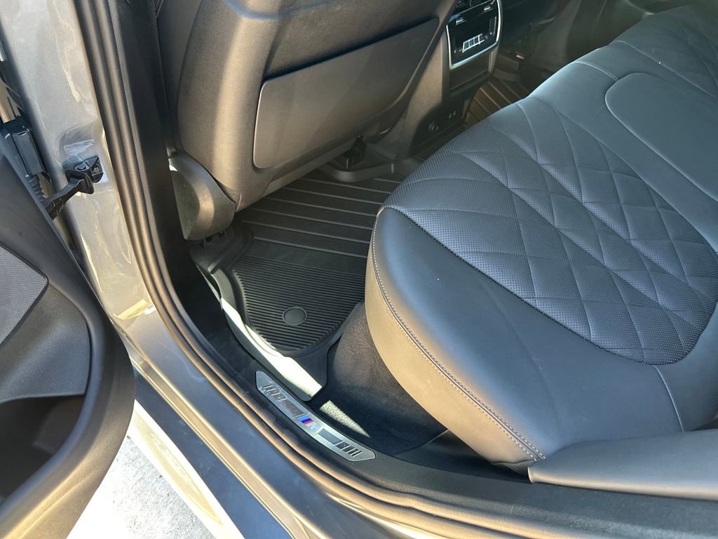 Used 2025 BMW X5 xDrive50e w/ M Sport Package AWD/4WD image 34