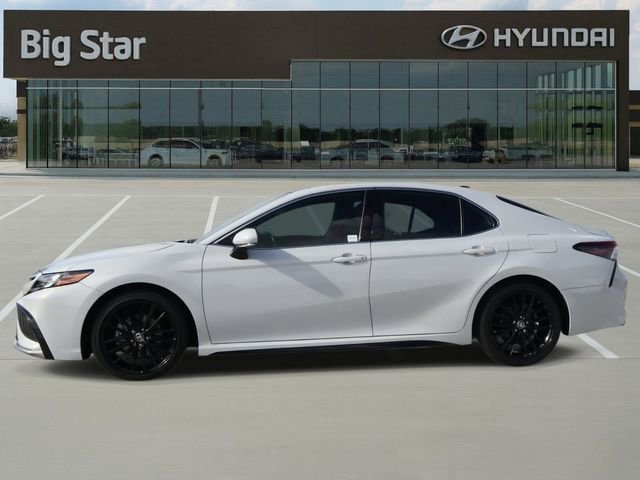 Used 2023 Toyota Camry XSE FWD image 2