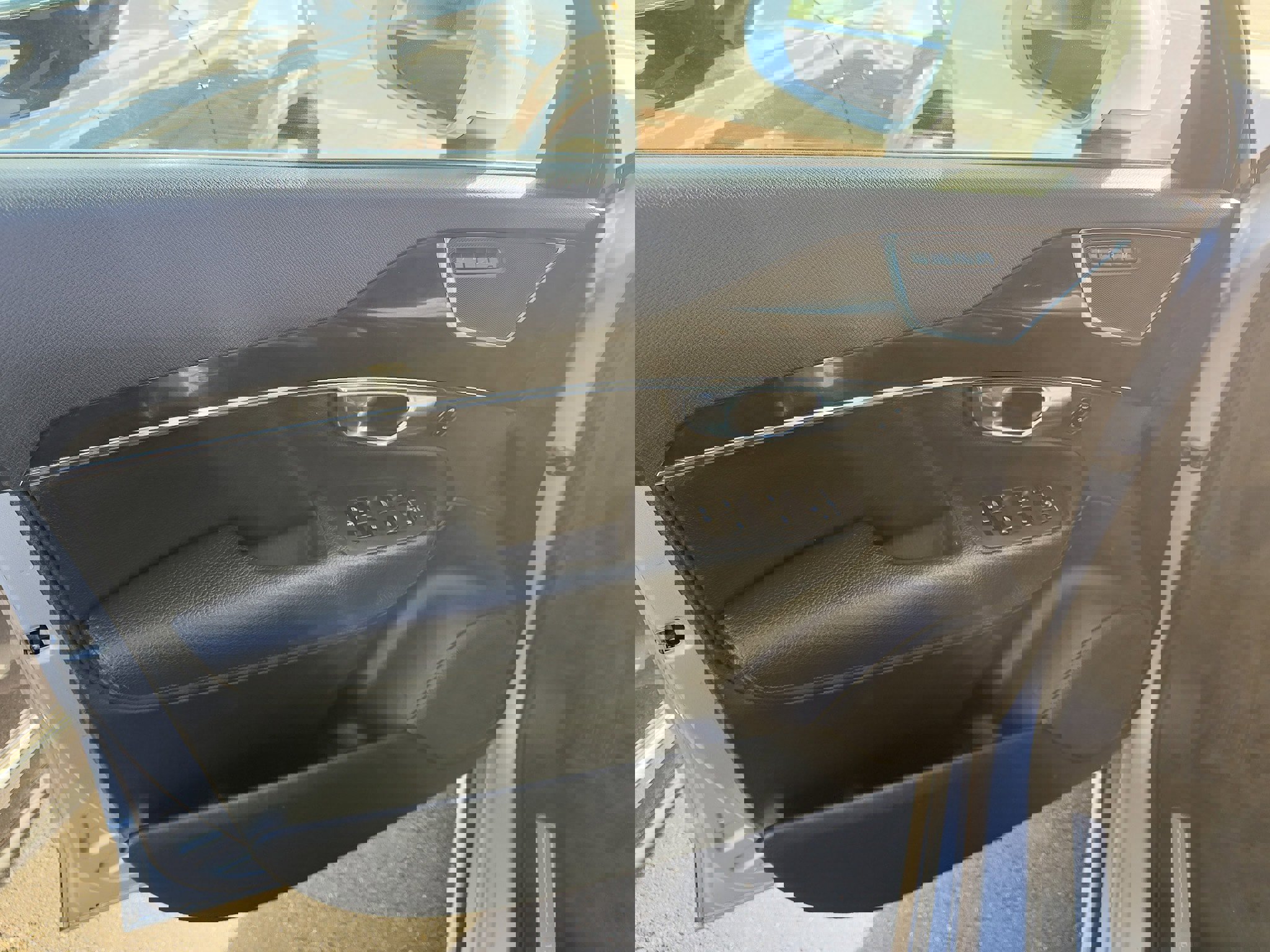 Used 2018 Volvo XC90 T6 Momentum w/ Convenience Package image 10