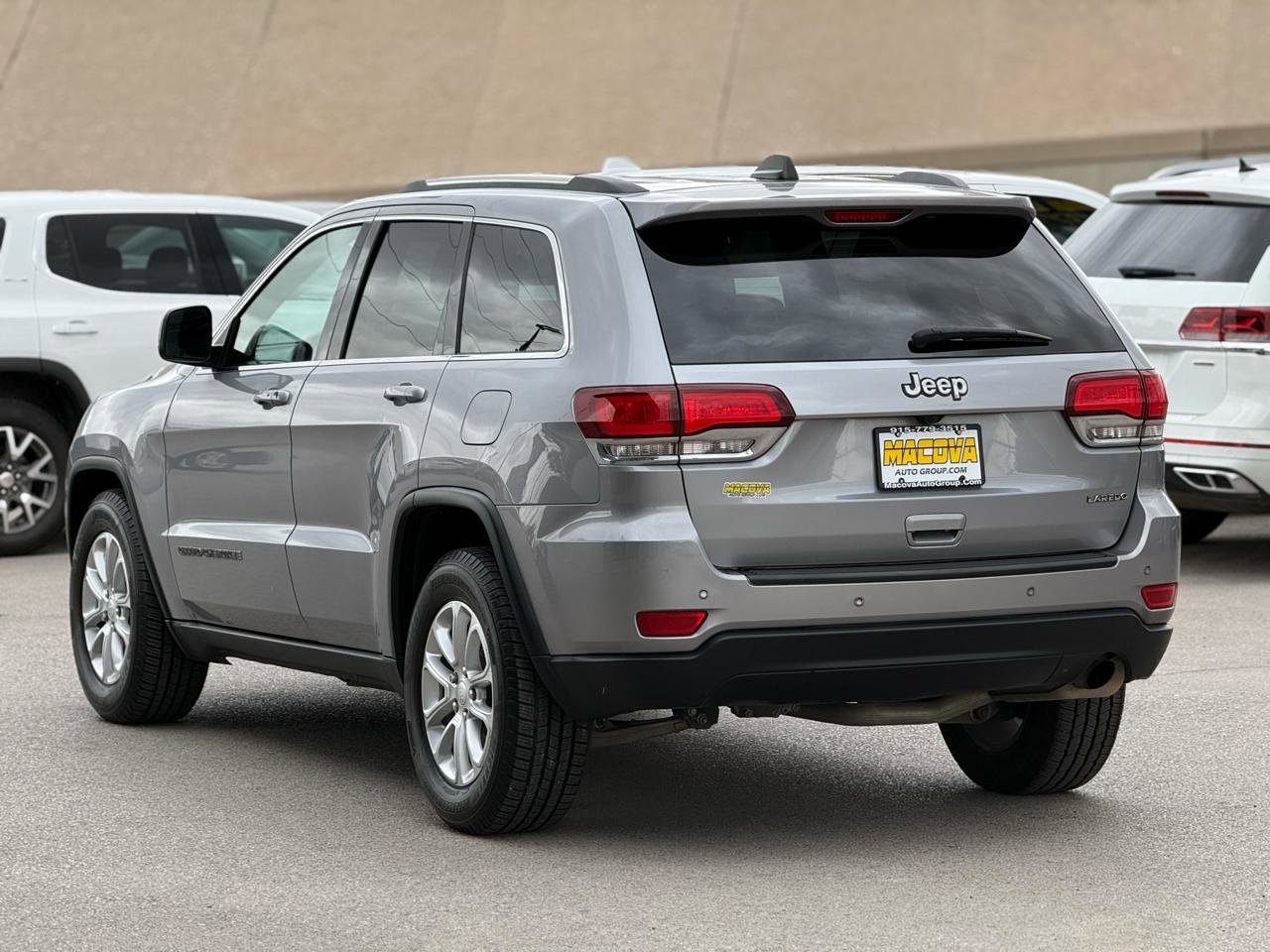 Used 2021 Jeep Grand Cherokee Laredo RWD image 5